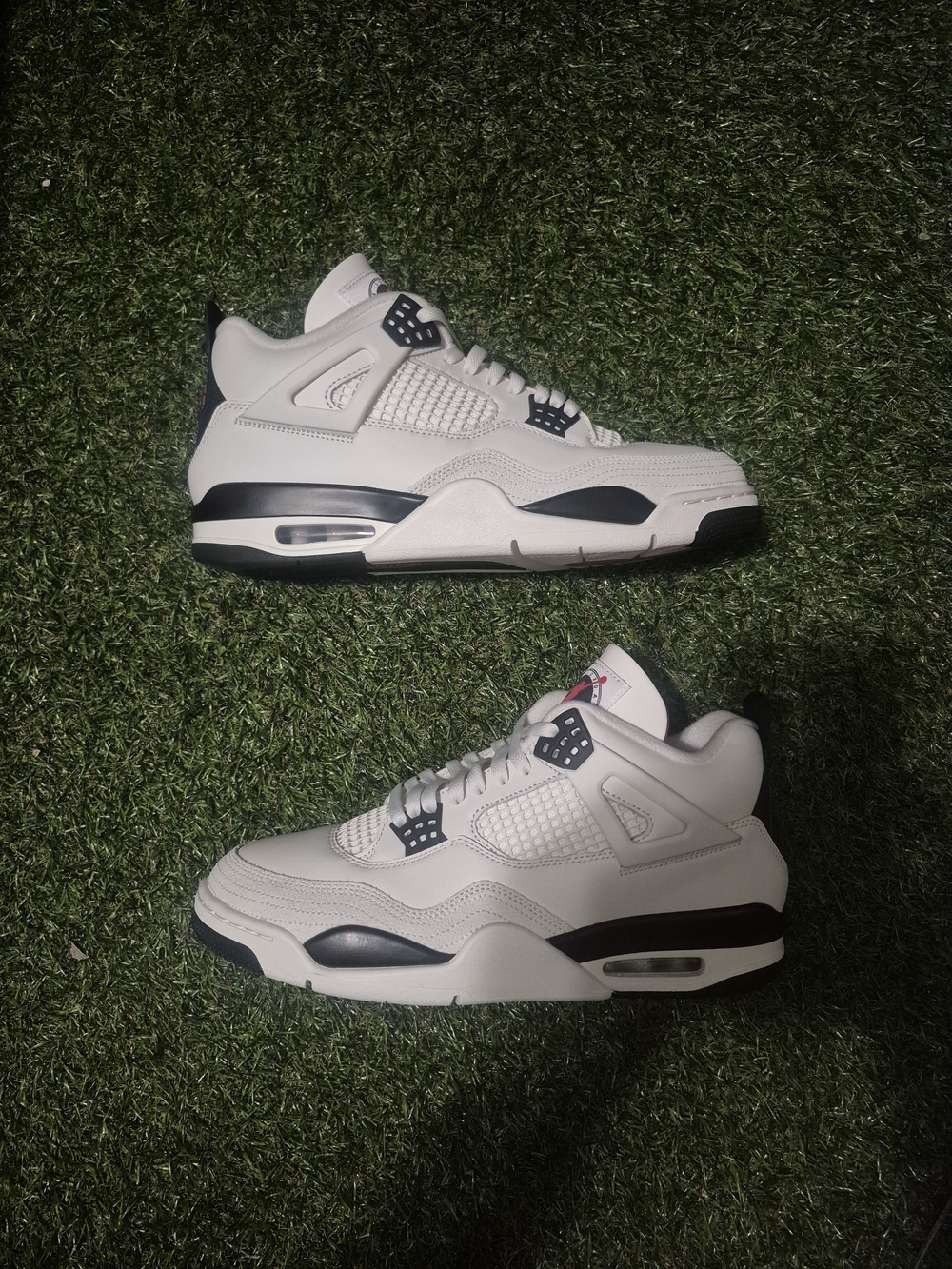 Nike Air Jordan 4 (Flightclub)